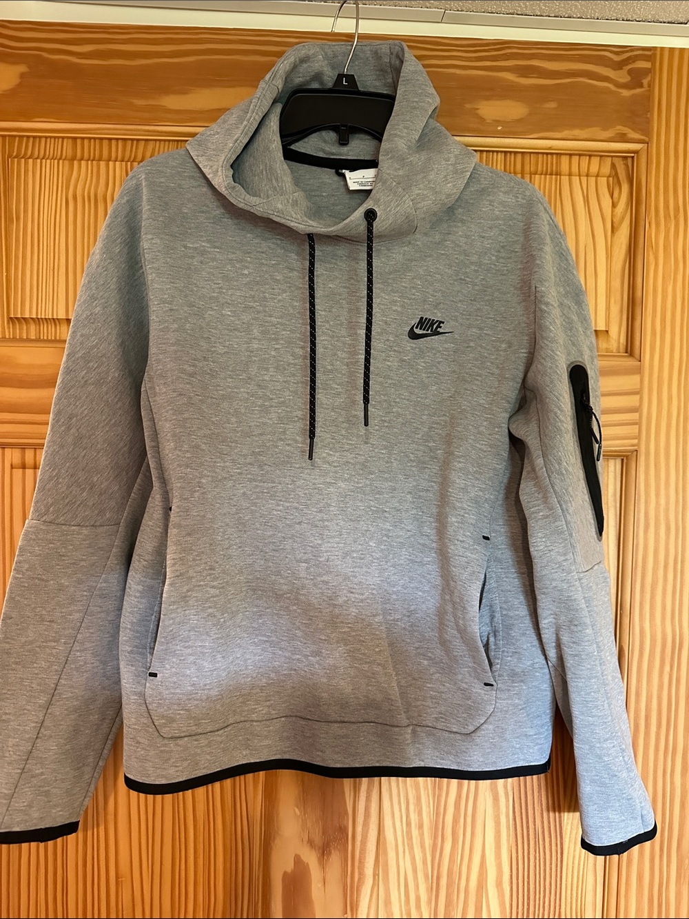 Men’s Nike Light Gray Pullover Hoodie